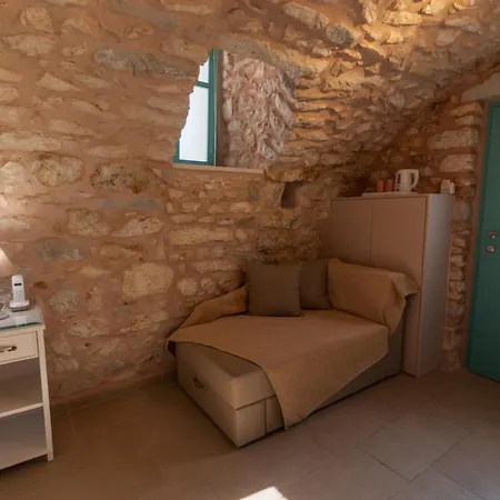 Olea Pensionat Pírgos Dhiroú