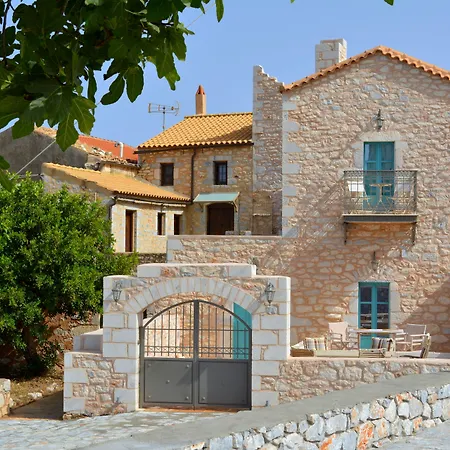 Olea Pírgos Dhiroú