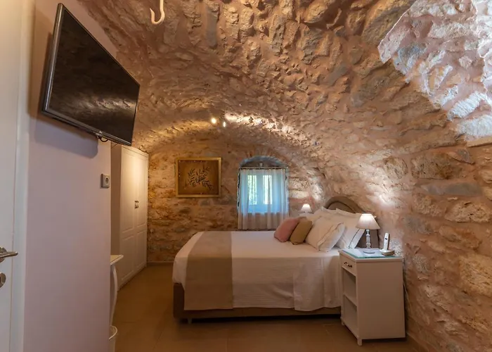 Olea Pírgos Dhiroú