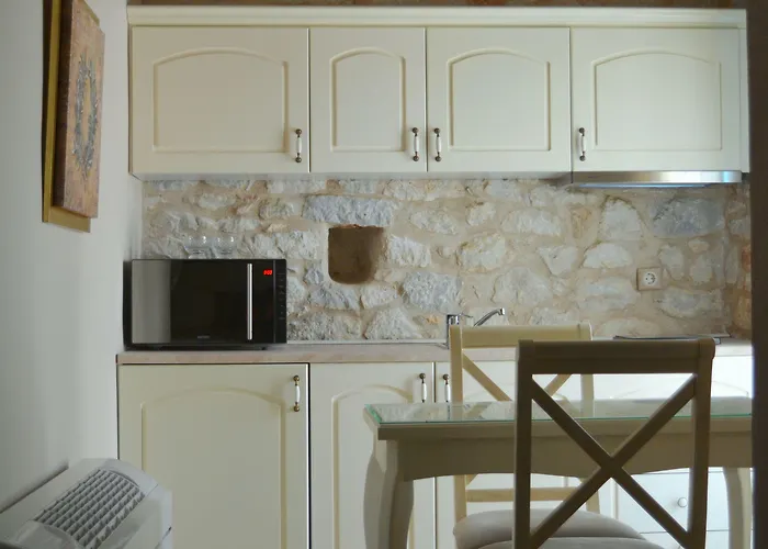 Olea Pírgos Dhiroú